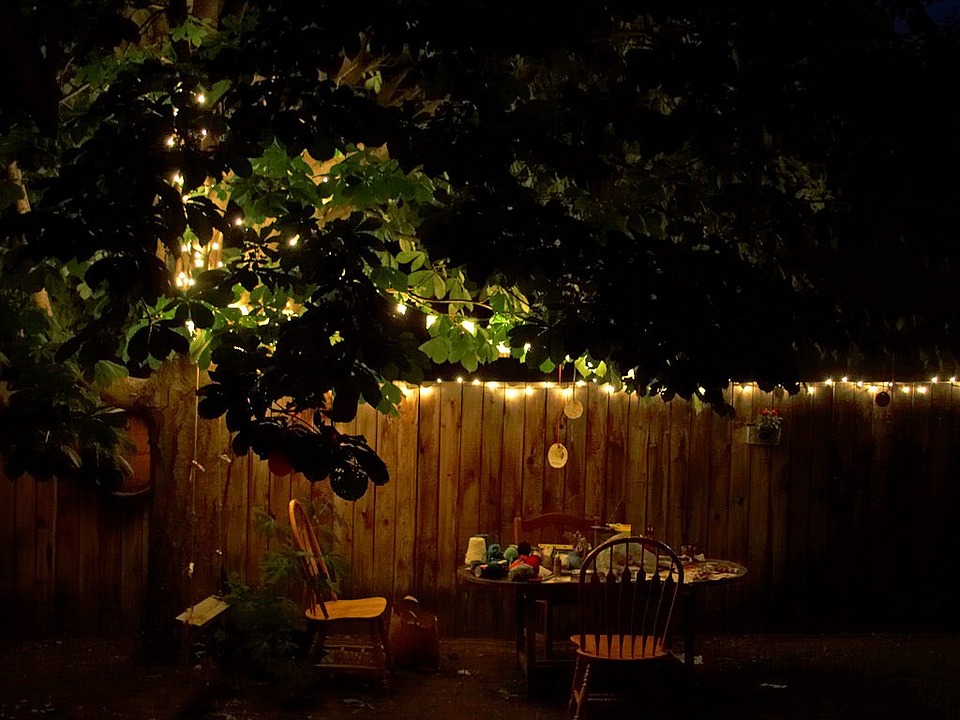 How to Outfit Your Backyard for an Awesome Outdoor Party