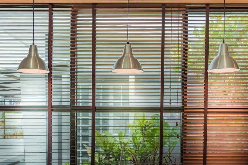 Your Personal Guide to Buy the Best Outdoor Blinds