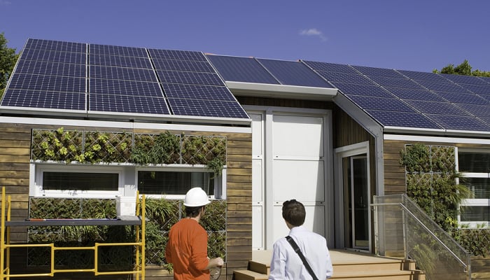 Pros and cons of the off-grid solar system: Read on to know why you need one!