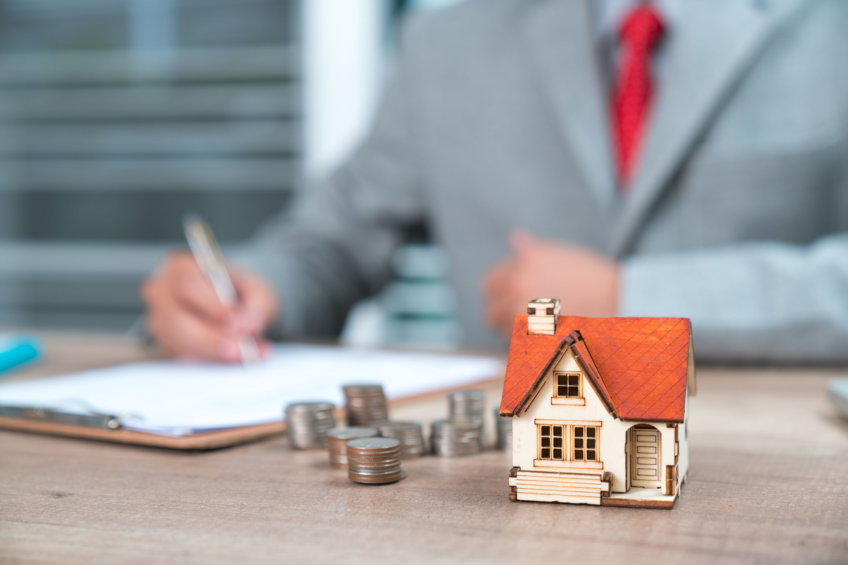 How Much Money Is Made By A Part-Time Real Estate Agent Annually?